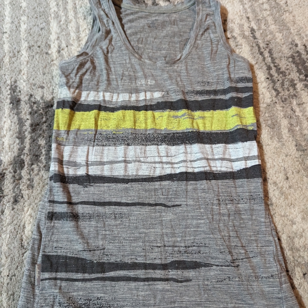 Amazing, rare tank top from Icebreaker. I've had this for years, wore it once.